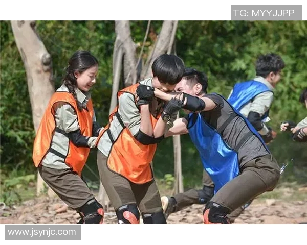 扭秧歌与足球明星的奇妙结合揭示了什么样的文化魅力与体育精神 扭秧歌与足球明星的奇妙结合揭示了什么样的文化魅力与体育精神