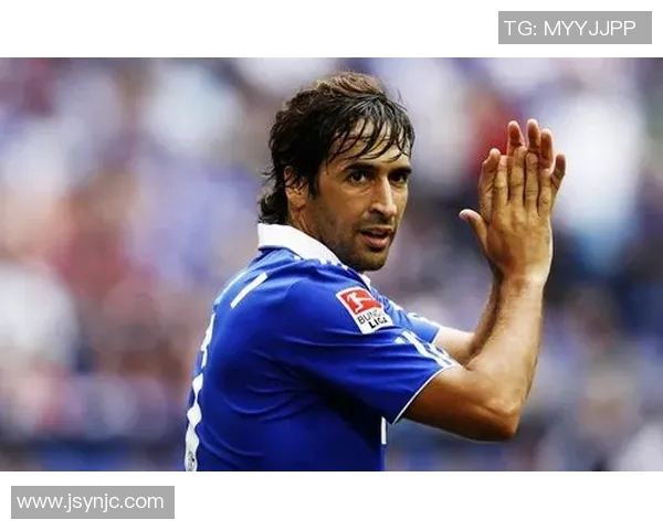 日本足球明星中的趣味人物与他们的精彩故事