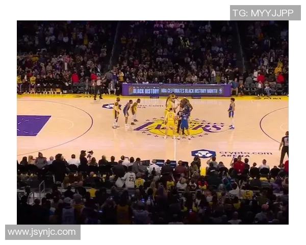 季前赛湖人勇士精彩对决回顾与精彩瞬间集锦分析 季前赛湖人勇士精彩对决回顾与精彩瞬间集锦分析