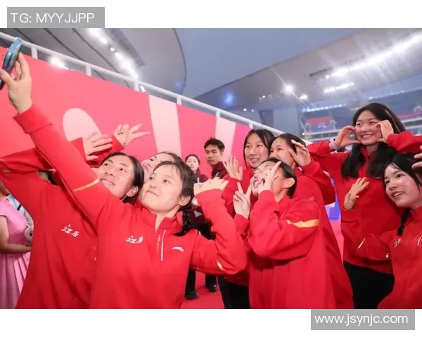 中国体育明星最新动态与成就盘点他们如何在国际舞台上闪耀光芒