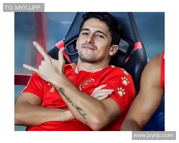 国足换下洛国富引发热议球迷对球队未来充满期待与担忧